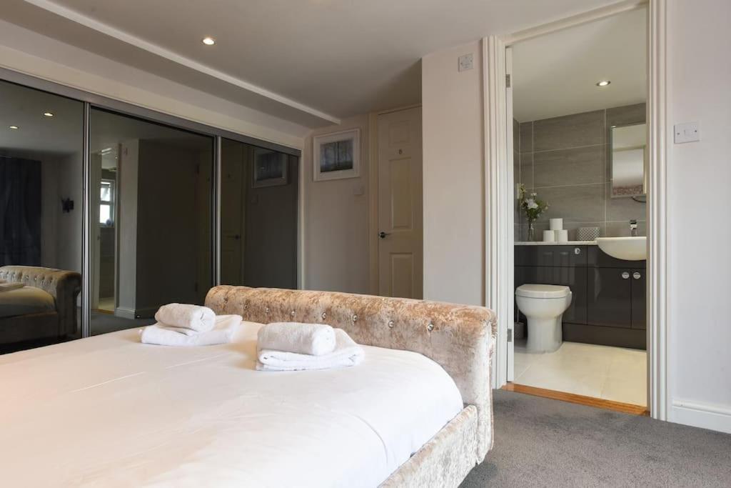 Spacious 4-bed Family House