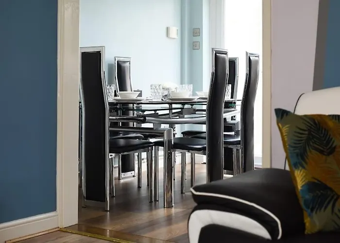 Spacious 4-Bed Family House