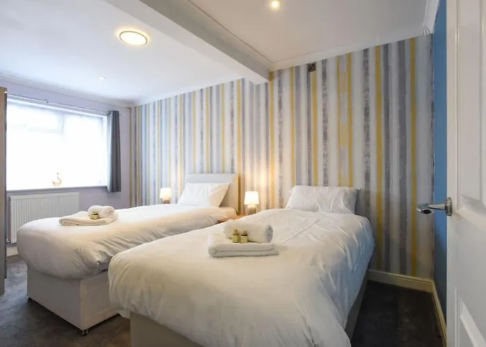 Spacious 4-Bed Family House