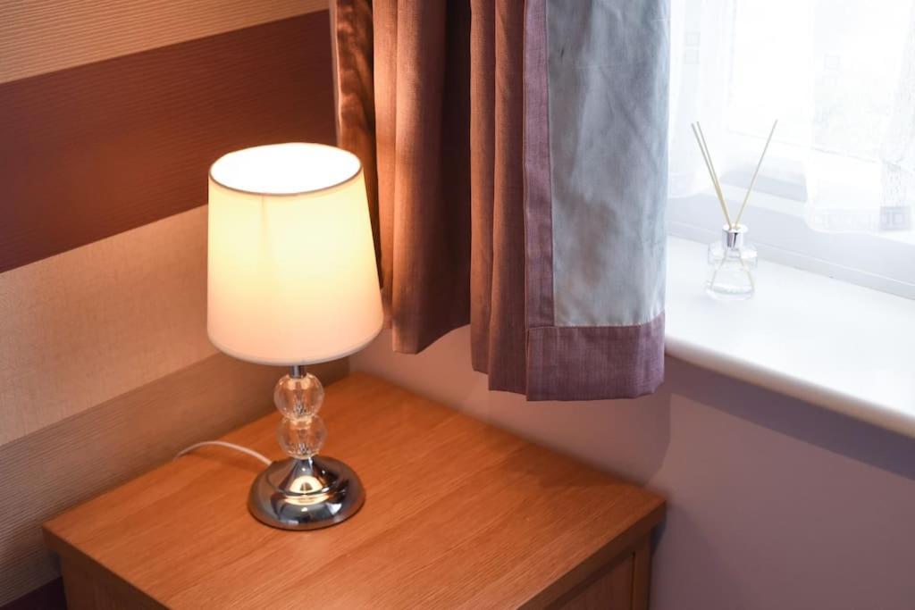 Spacious 4-bed Family House Portsmouth